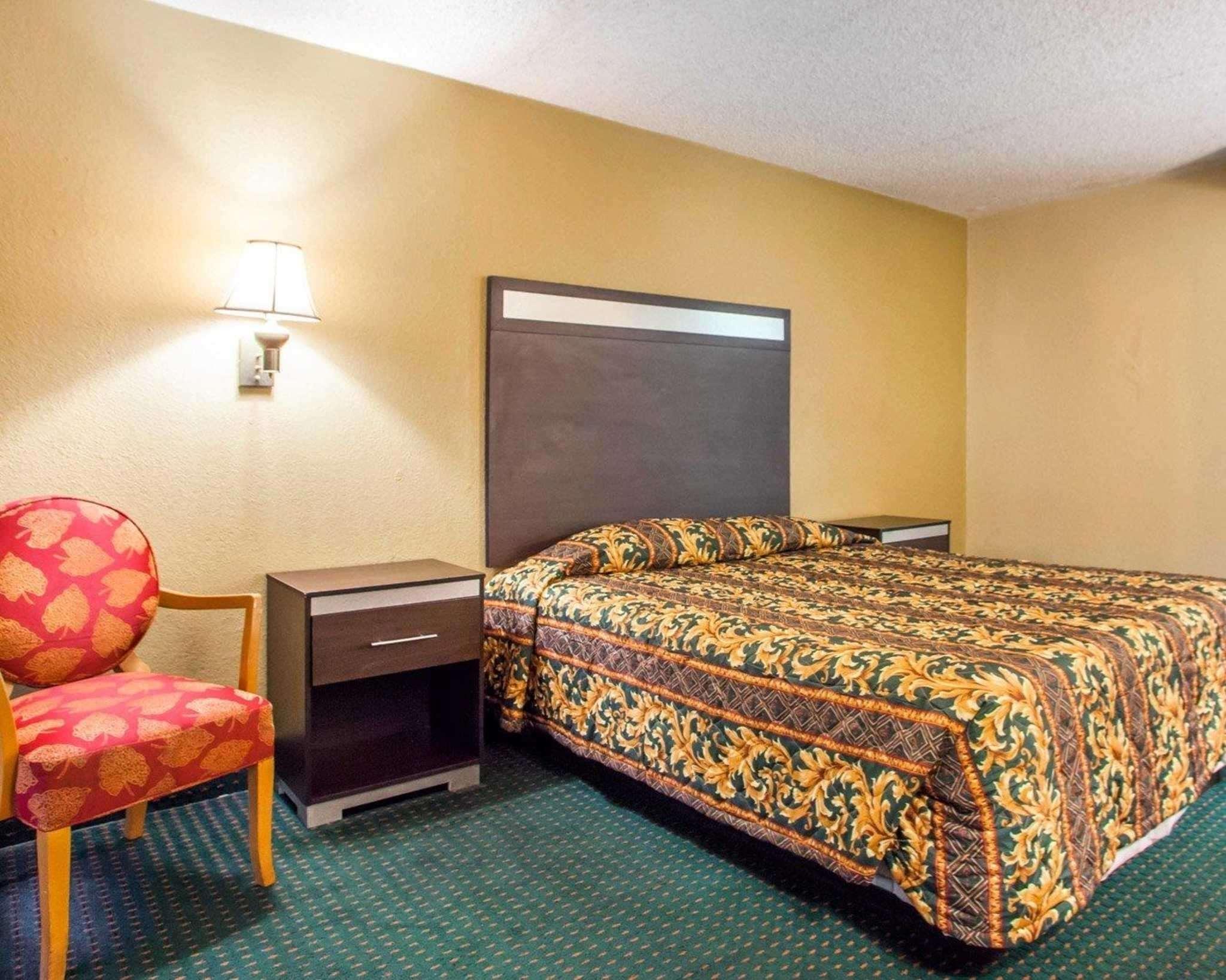 Rodeway Inn Mount Laurel Hwy 73 Exterior foto