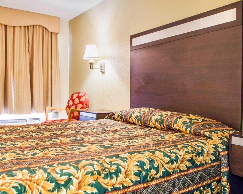 Rodeway Inn Mount Laurel Hwy 73 Exterior foto