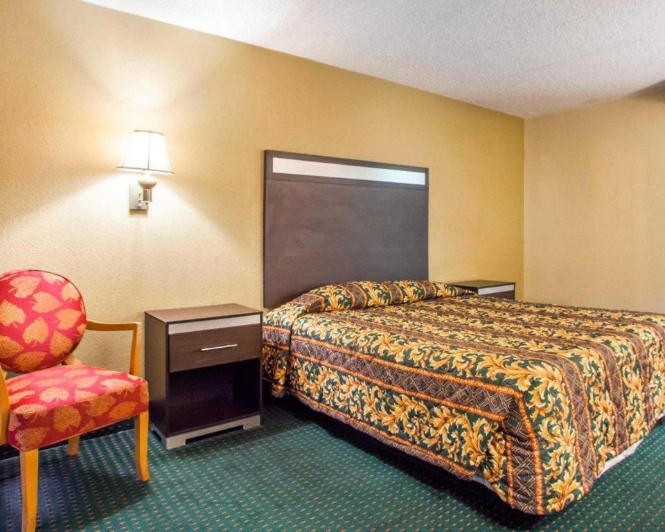 Rodeway Inn Mount Laurel Hwy 73 Exterior foto