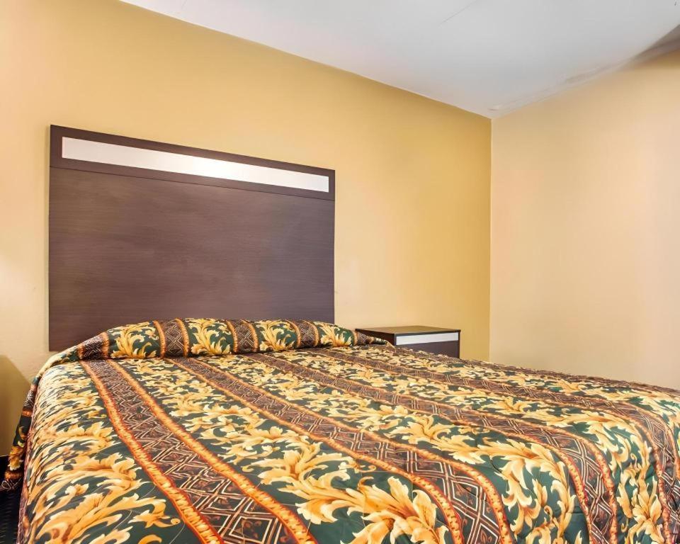 Rodeway Inn Mount Laurel Hwy 73 Exterior foto